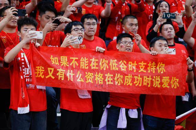 欧冠-大马丁神扑 尤文图斯0-0战平阿斯顿维拉